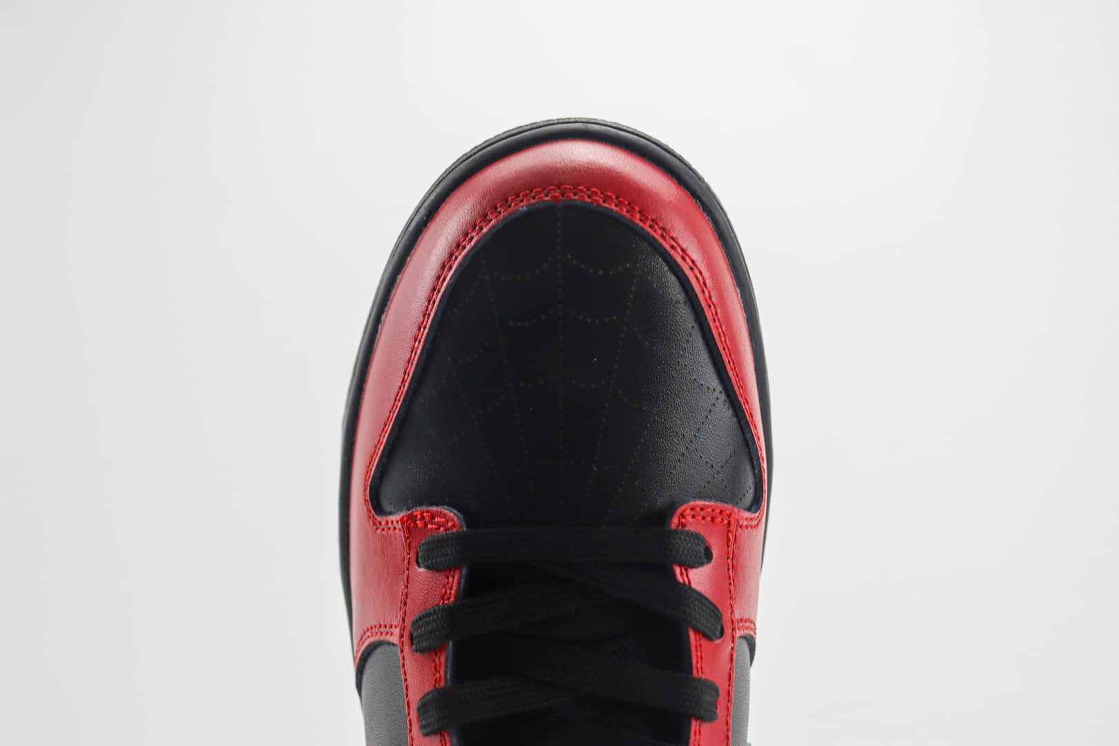 耐克Nike SB Dunk Low纯原版本低帮SB Dunk黑红色滑板板鞋 莆田耐克代理 货号：FZ3057-001
