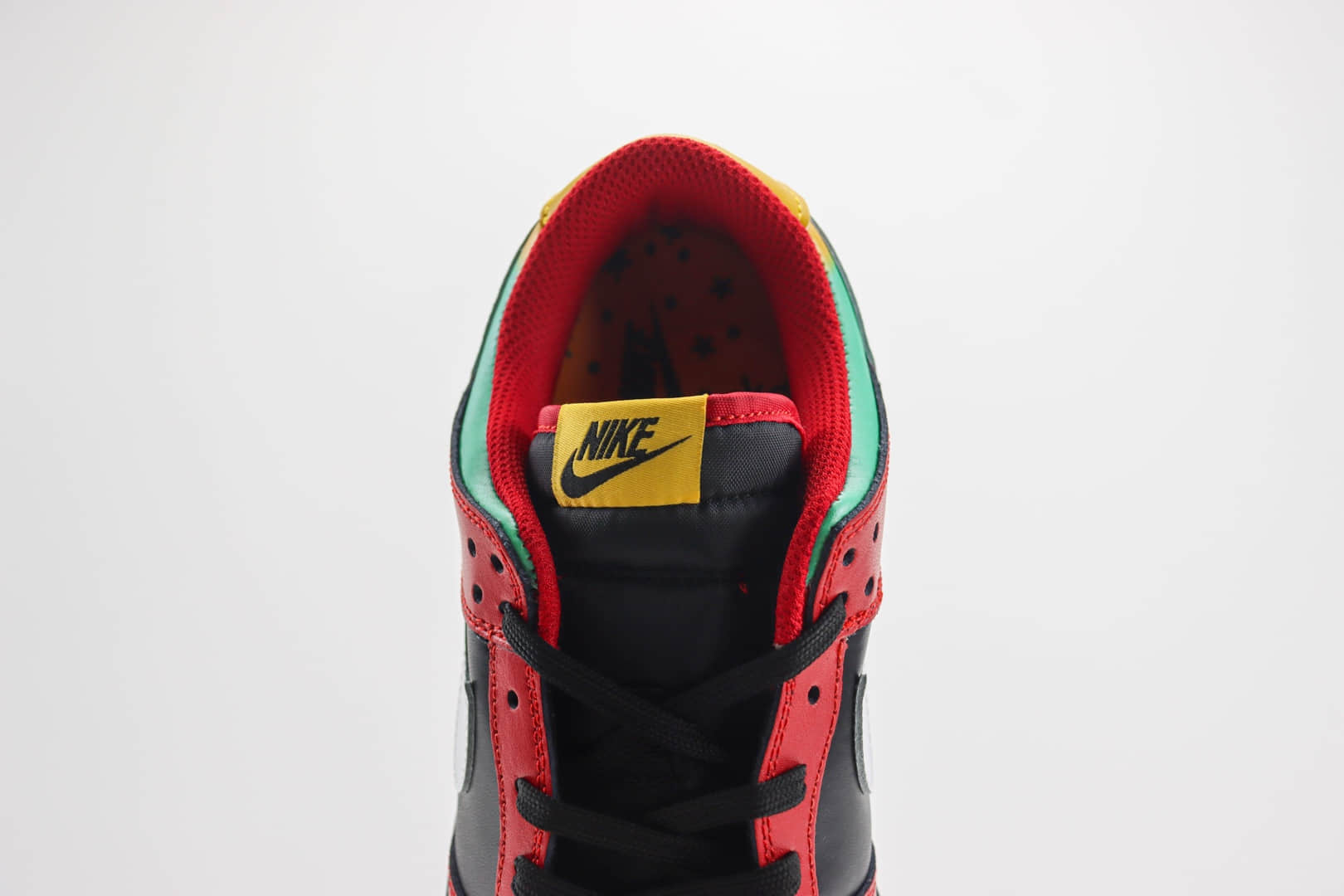耐克Nike SB Dunk Low纯原版本低帮SB Dunk黑红色滑板板鞋 莆田耐克代理 货号：FZ3057-001