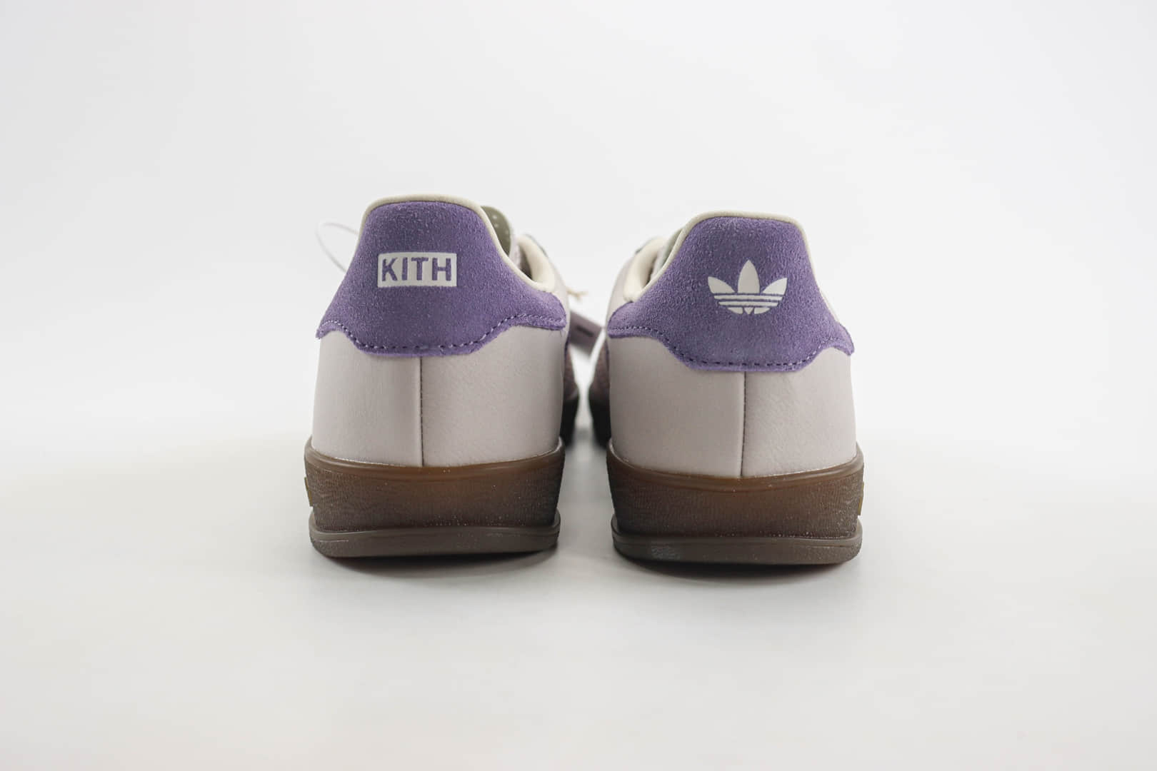 阿迪达斯Kith x adidas Original Gazelle Indoor Trainers纯原版本三叶草Kith联名芋泥灰紫德训鞋 莆田阿迪达斯货源 货号：IH0120