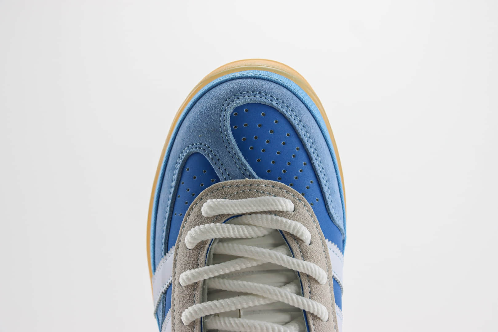 阿迪达斯Bad Bunny x adidas Originals Gazelle INdoor纯原版本坏痞兔联名蓝白色低帮板鞋 莆田阿迪达斯工厂 货号：IF9734