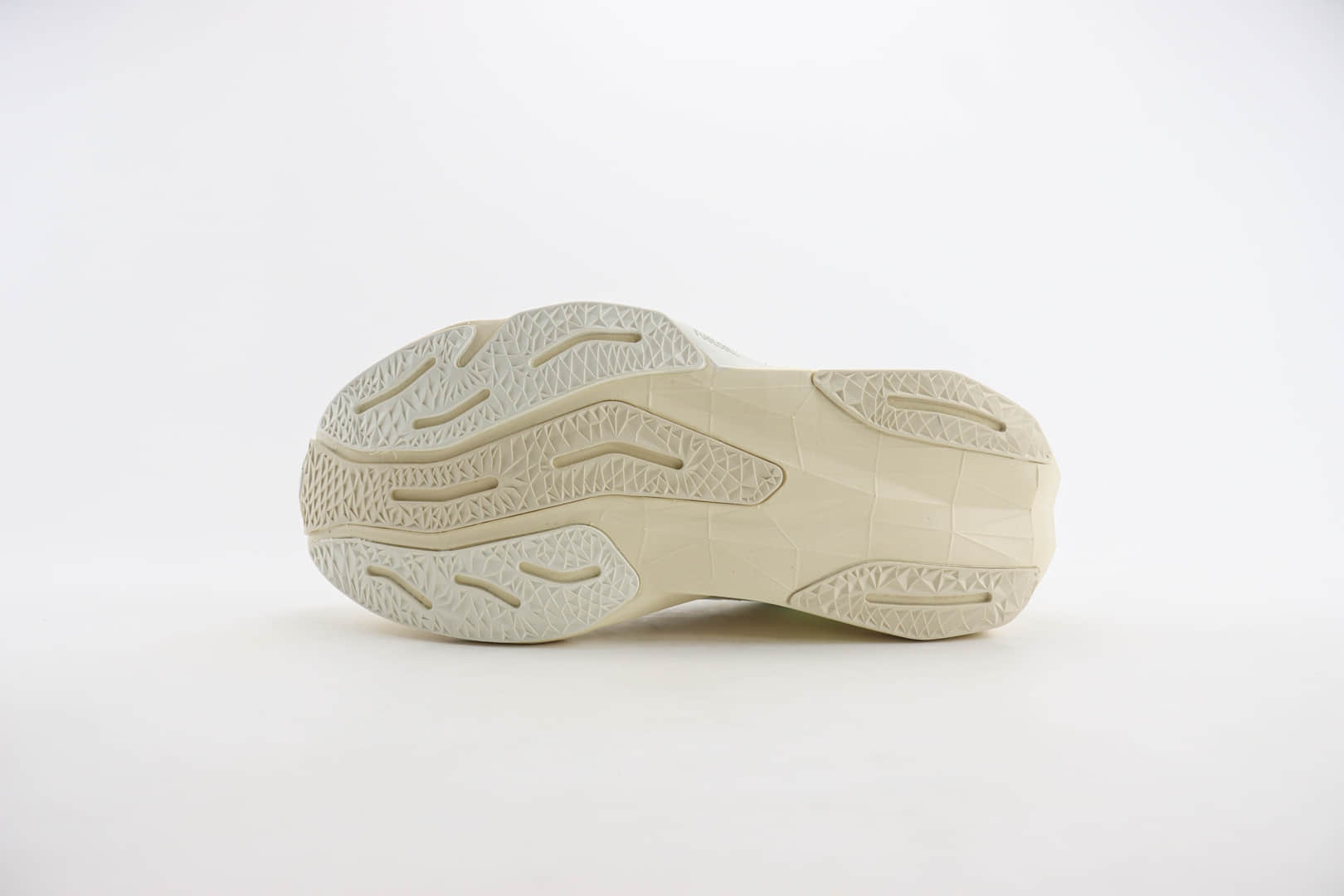 新百伦New Balance FuelCell Rebel V4纯原版本白色轻便跑步鞋 莆田新百伦货源 货号：WFCXLJ4
