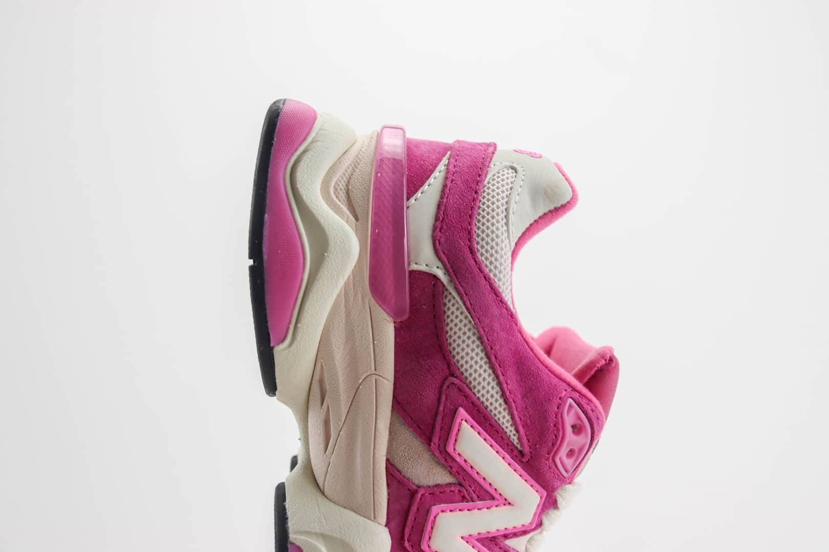 新百伦New Balance 9060纯原版本玫粉色NB9060复古慢跑鞋 莆田新百伦货源 货号：U9060FP