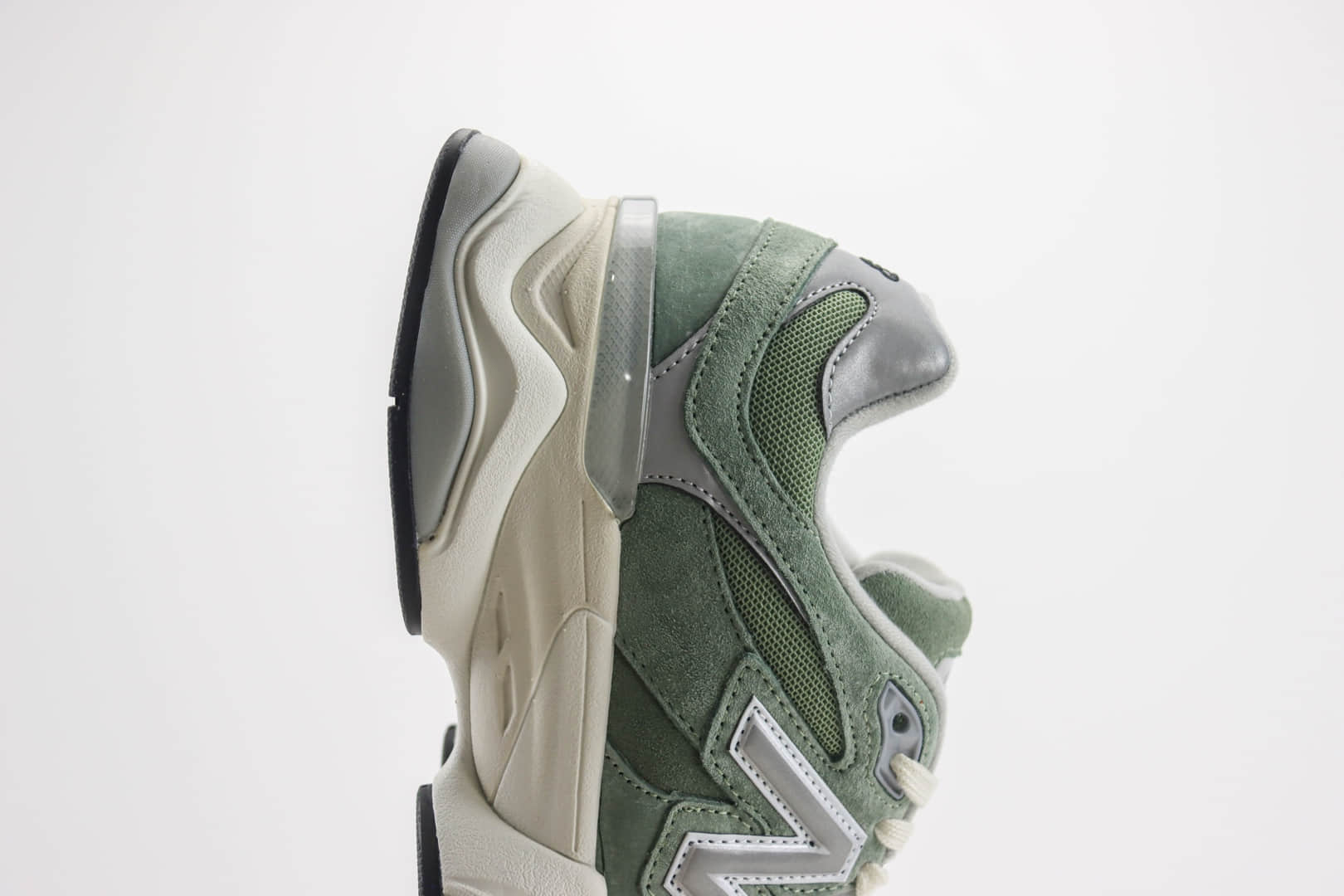 新百伦New Balance 9060纯原版本NB9060橄榄绿复古跑鞋 莆田新百伦工厂 货号：U9060MET