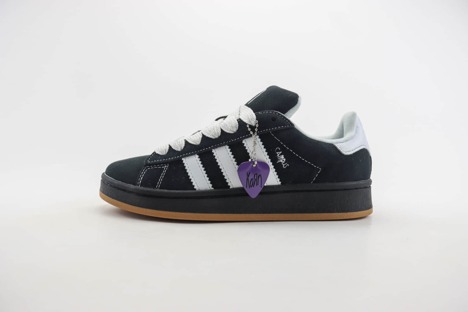 阿迪达斯Korn x adidas originals Campus 00S纯原版本三叶草联名Korn黑白面包鞋 莆田阿迪达斯货源 货号：IG0792