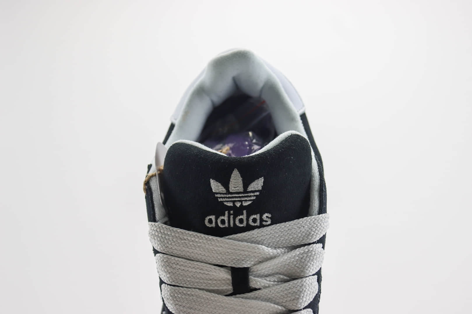 阿迪达斯Korn x adidas originals Campus 00S纯原版本三叶草联名Korn黑白面包鞋 莆田阿迪达斯货源 货号：IG0792