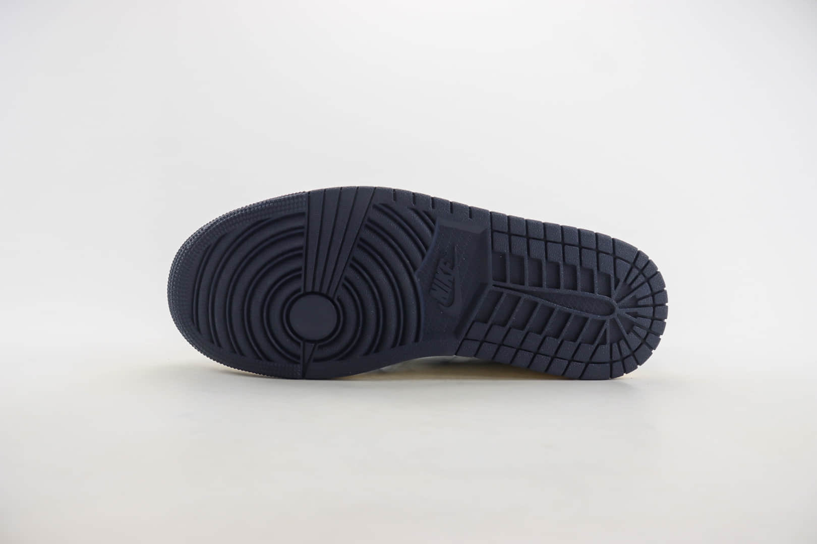 乔丹Air Jordan 1 Low纯原版本低帮AJ1黑曜石篮球鞋 莆田AJ货源 货号：CZ0790-400