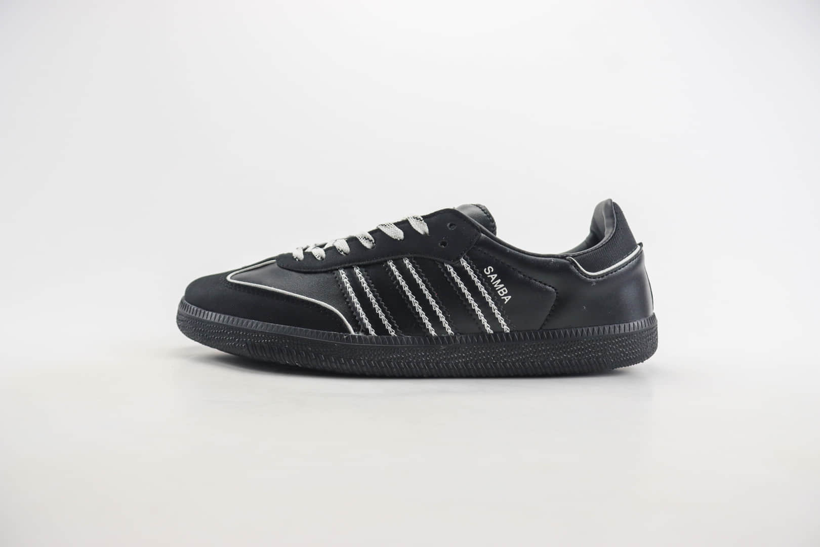 阿迪达斯adidas originals Samba OG纯原版本黑白银桑巴德训鞋 莆田阿迪达斯货源 货号：IF3918