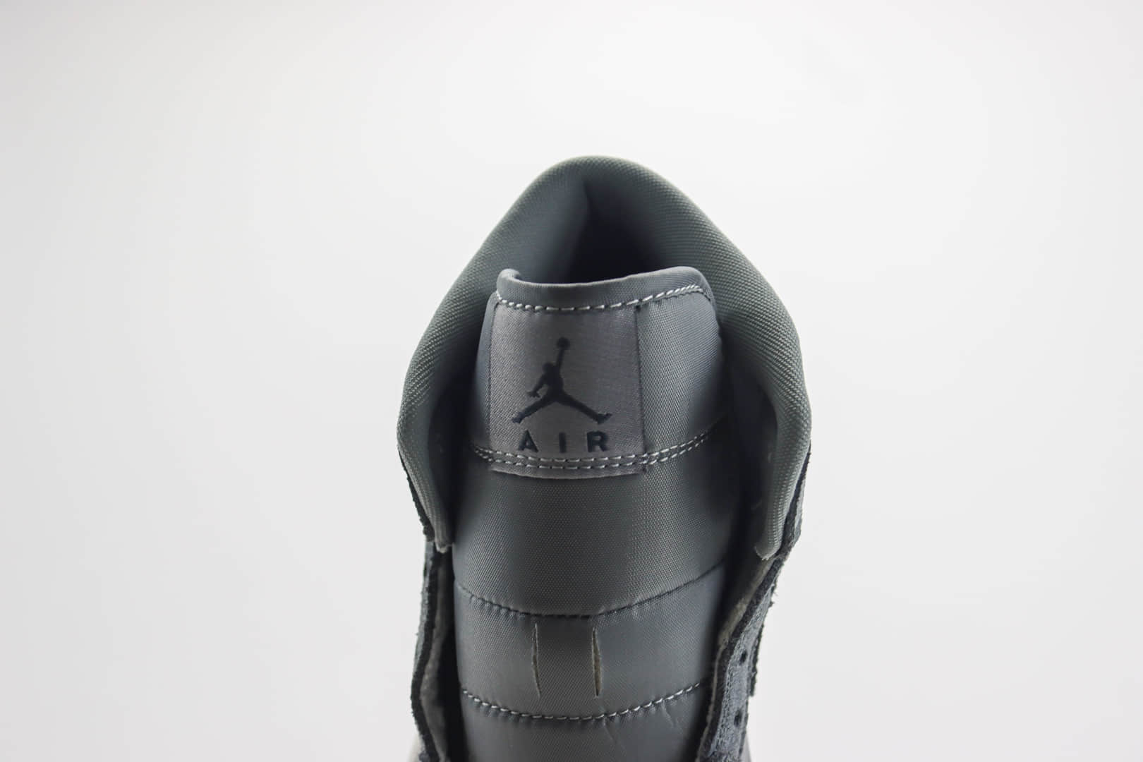 乔丹Air Jordan 1 Mid纯原版本太空灰AJ1爆裂纹中帮板鞋 莆田AJ货源 货号：FJ3448-001