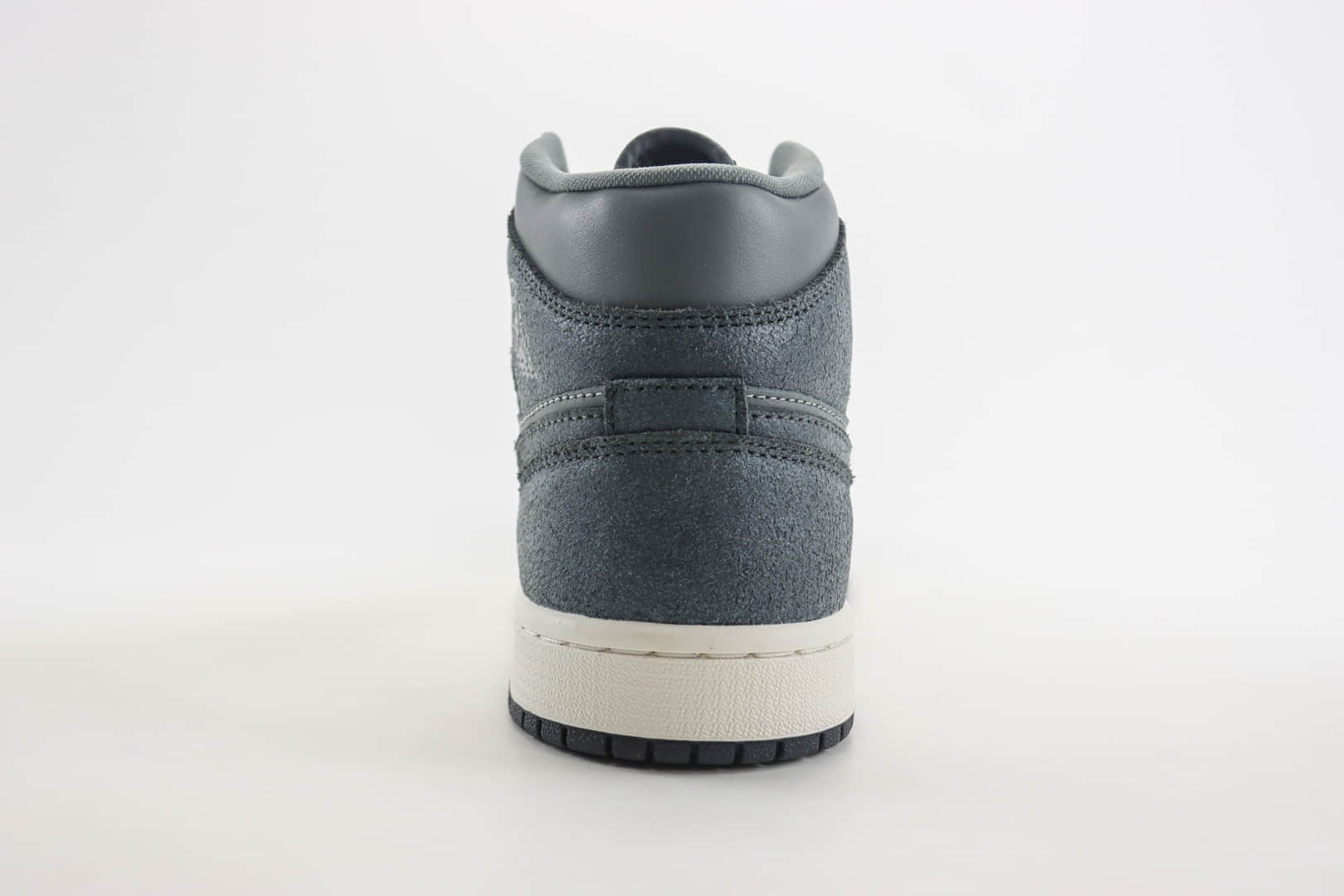 乔丹Air Jordan 1 Mid纯原版本太空灰AJ1爆裂纹中帮板鞋 莆田AJ货源 货号：FJ3448-001