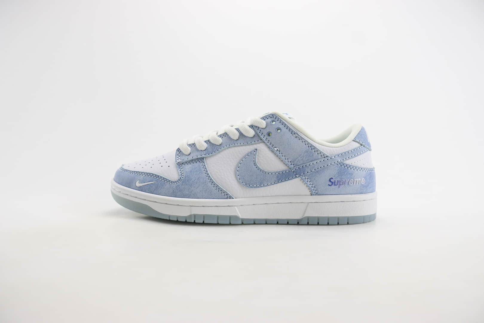 耐克Supreme x Nike SB Dunk Low纯原版本白蓝低帮SB Dunk滑板板鞋 莆田耐克货源 货号：JH8039-939