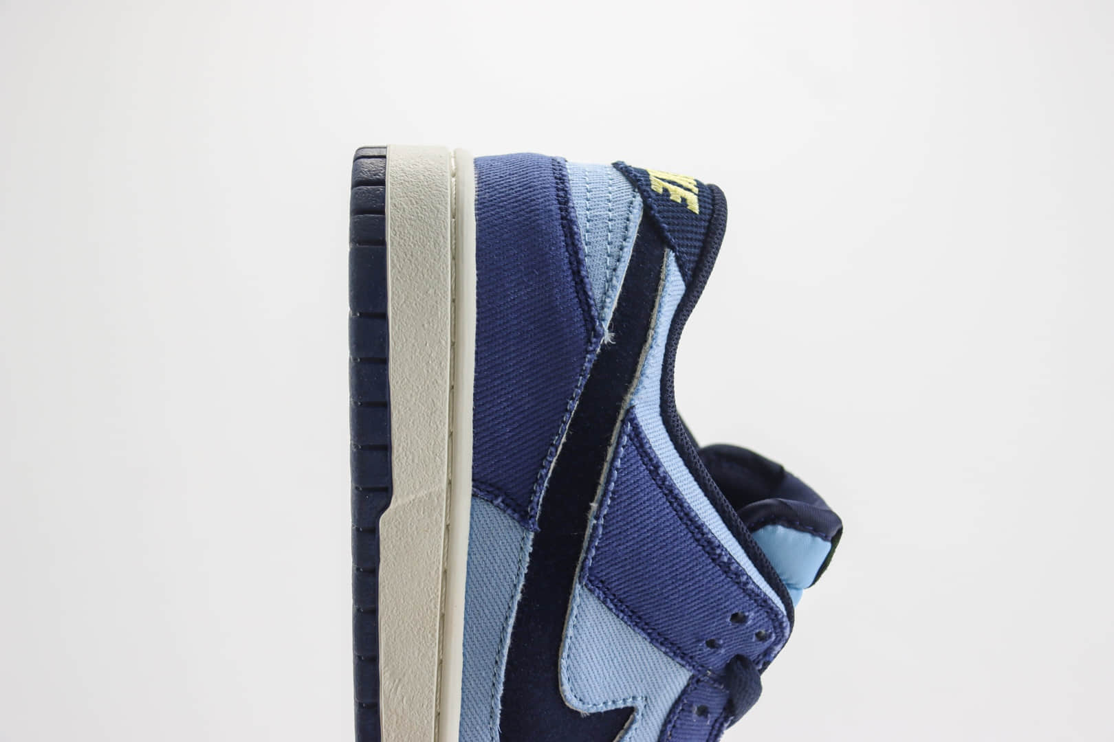 耐克Nike SB Dunk Low纯原版本低帮SB Dunk帆布蓝滑板板鞋 莆田耐克货源 货号：HF3141-400