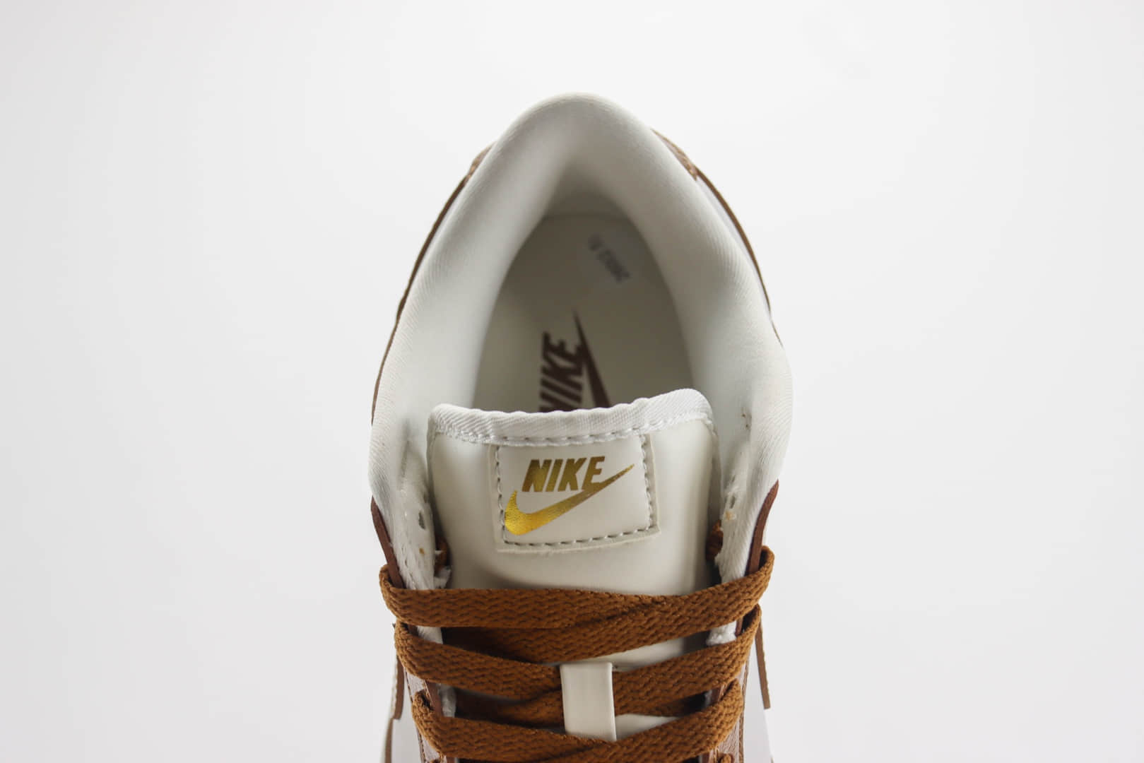 耐克Nike SB Dunk Low纯原版本低帮SB Dunk白棕巧克力板鞋 莆田耐克货源 货号：FJ2260-001