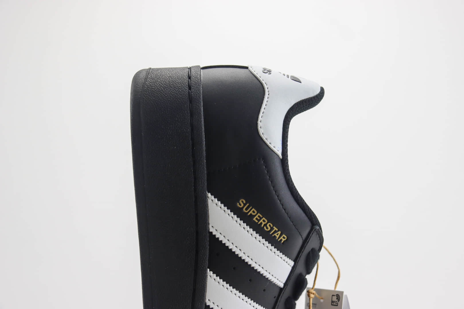 阿迪达斯adidas Originals Superstar XLG纯原版本贝壳头黑白金标板鞋 莆田阿迪达斯货源 货号：IG9777