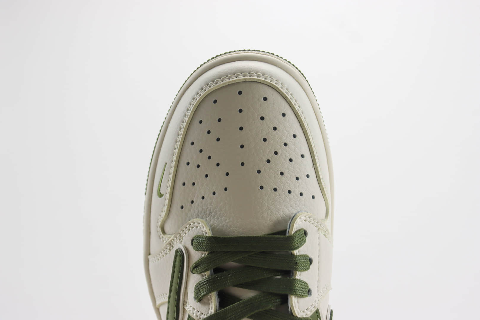 乔丹Stussy x Air Jordan 1 Low纯原版本斯图西联名AJ1白绿倒钩板鞋 莆田AJ货源 货号：DM6688-602