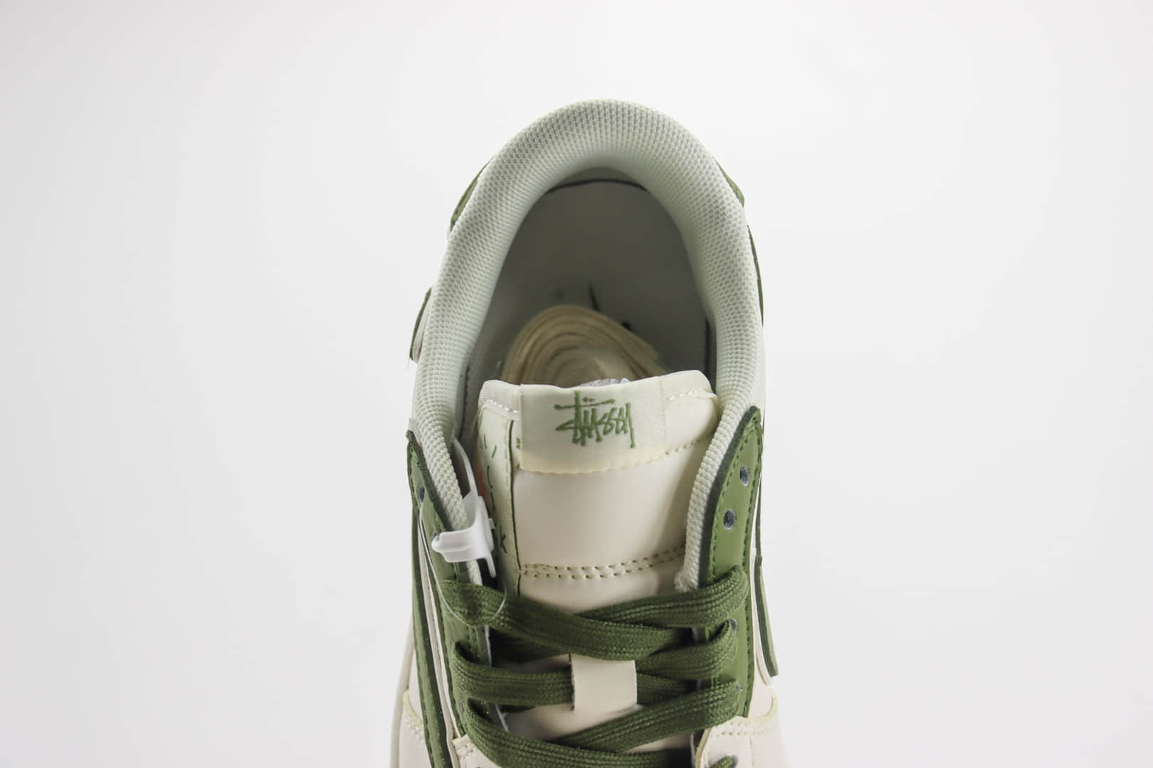 乔丹Stussy x Air Jordan 1 Low纯原版本斯图西联名AJ1白绿倒钩板鞋 莆田AJ货源 货号：DM6688-602