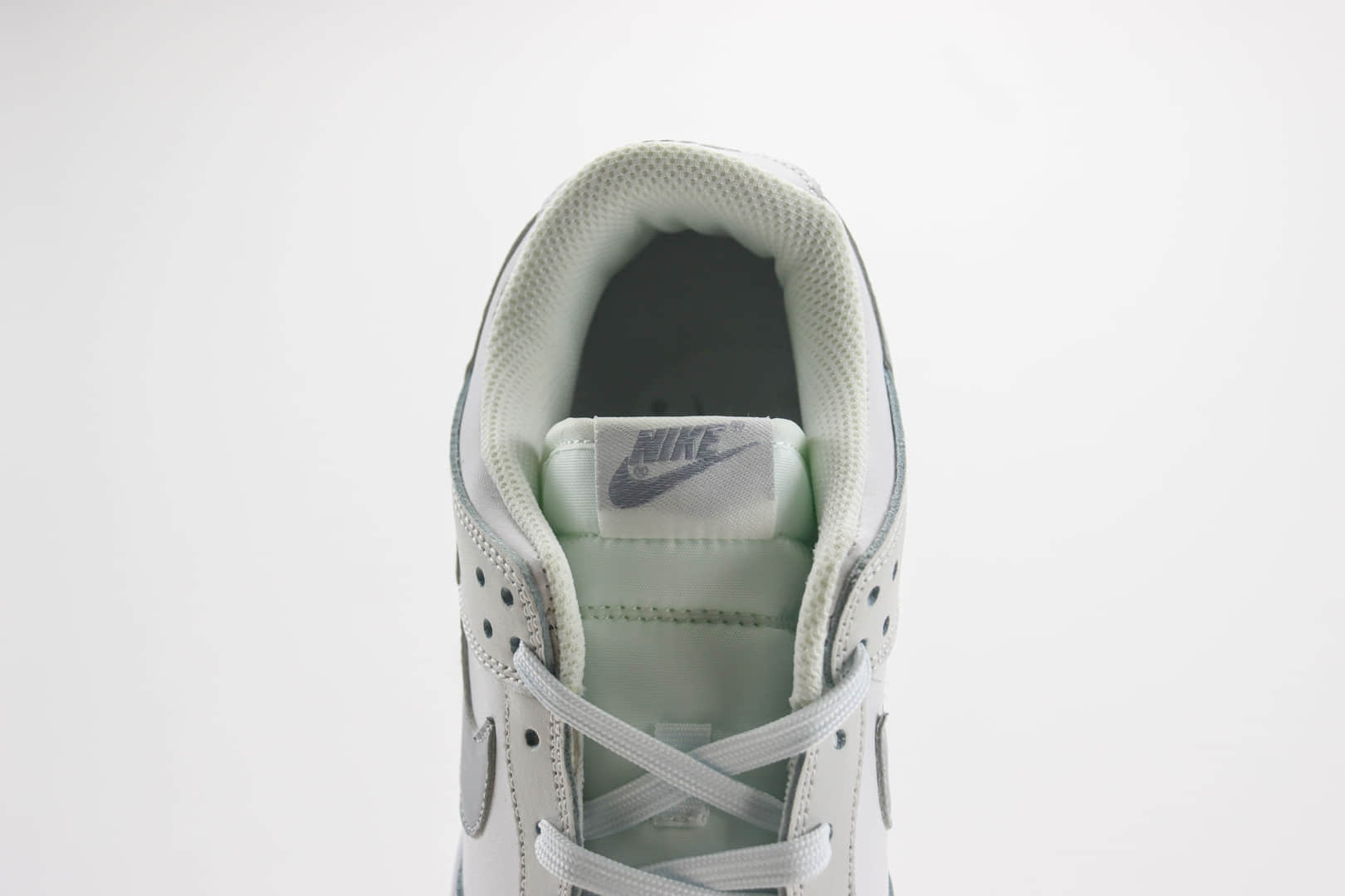耐克Nike SB Dunk Low纯原版本低帮SB Dunk灰白色滑板板鞋 莆田耐克代理 货号：DV0831-106