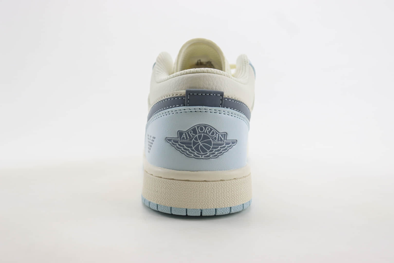 乔丹Air Jordan 1 Retro Low x Armani低帮AJ1白蓝色板鞋 莆田AJ系列代理 货号：WG8850-012