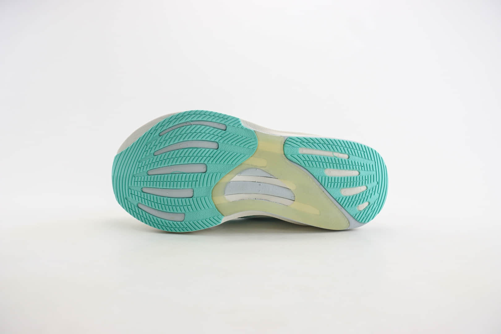 阿迪达斯Adidas Supernova Rise M白绿色休闲轻跑鞋 莆田阿迪达斯货源 货号：IG8361