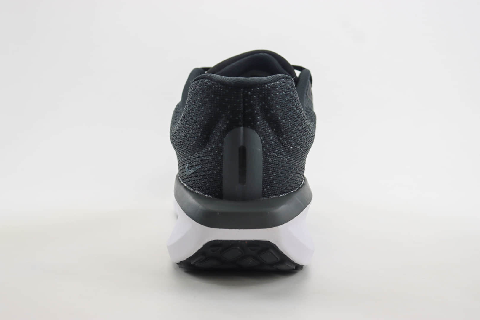 耐克Nike Air Zoom Winflo 11纯原版本黑白网面透气跑鞋 莆田耐克货源 货号：FJ9509-001