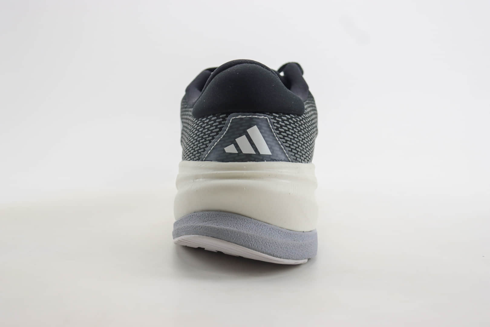 阿迪达斯Adidas Supernova Rise纯原版本黑白灰色慢跑鞋 莆田阿迪达斯货源 货号：IG5837