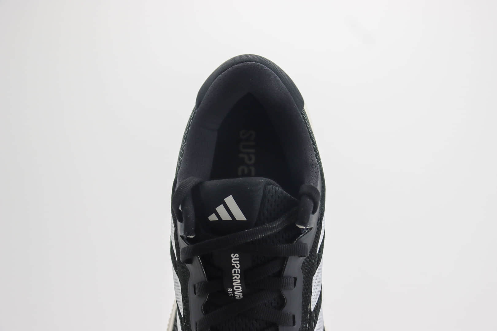 阿迪达斯Adidas Supernova Rise纯原版本黑白灰色慢跑鞋 莆田阿迪达斯货源 货号：IG5837