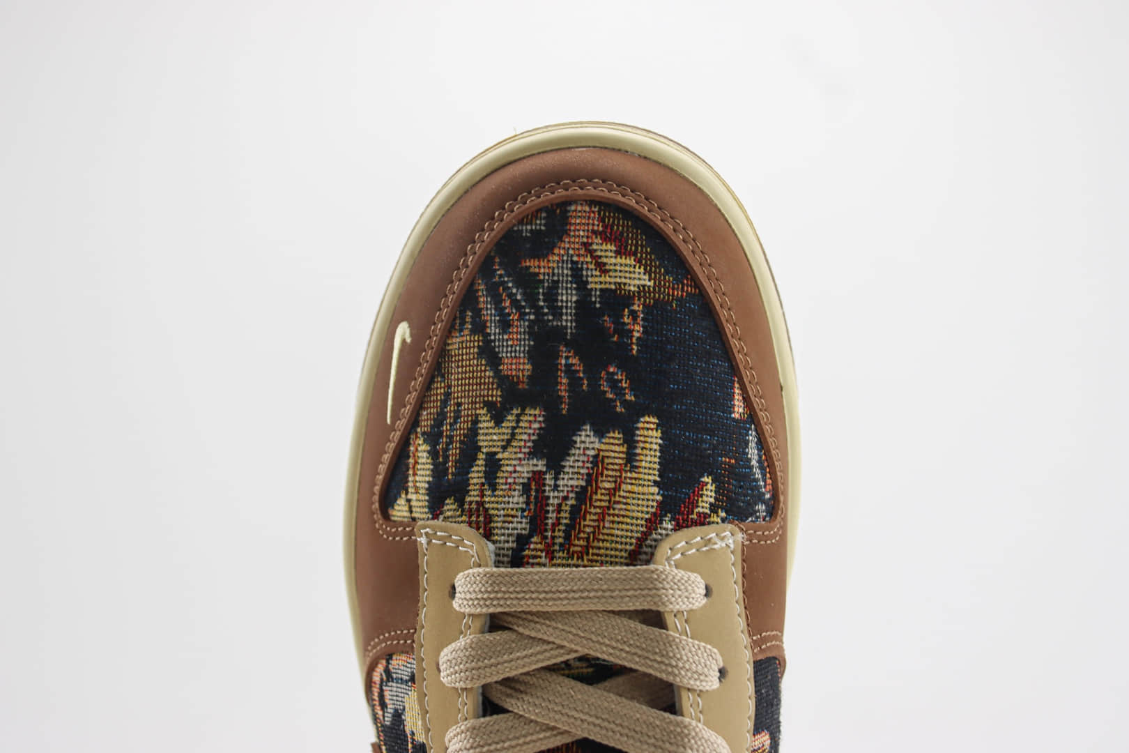 耐克Nike SB Dunk Low x CLOT联名款低帮DUNK棕彩涂鸦板鞋 莆田DUNK货源 货号：XB3802-356