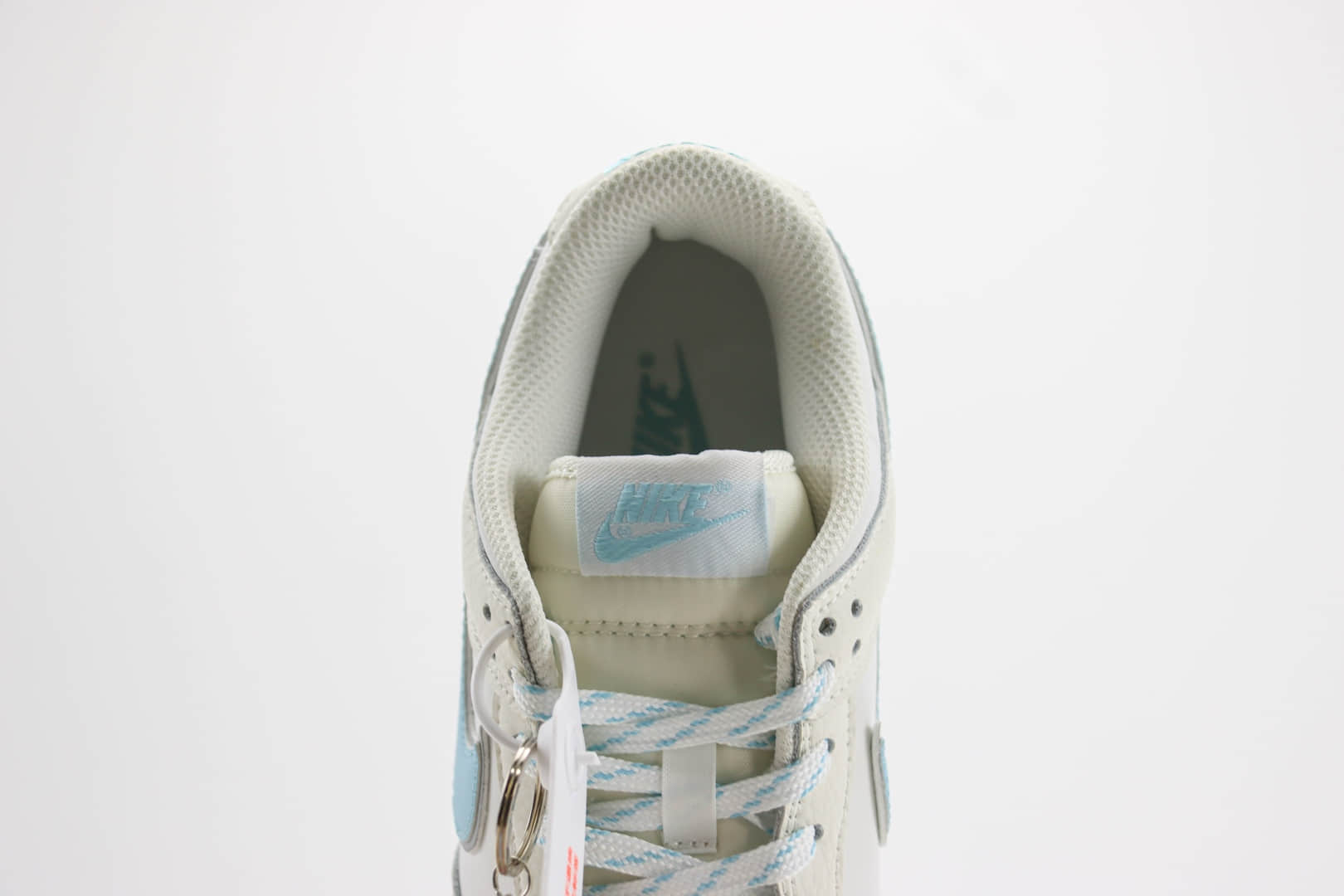 耐克Nike SB Dunk Low纯原版本低帮SB Dunk米白蓝板鞋 莆田耐克货源 货号：KK1888-009