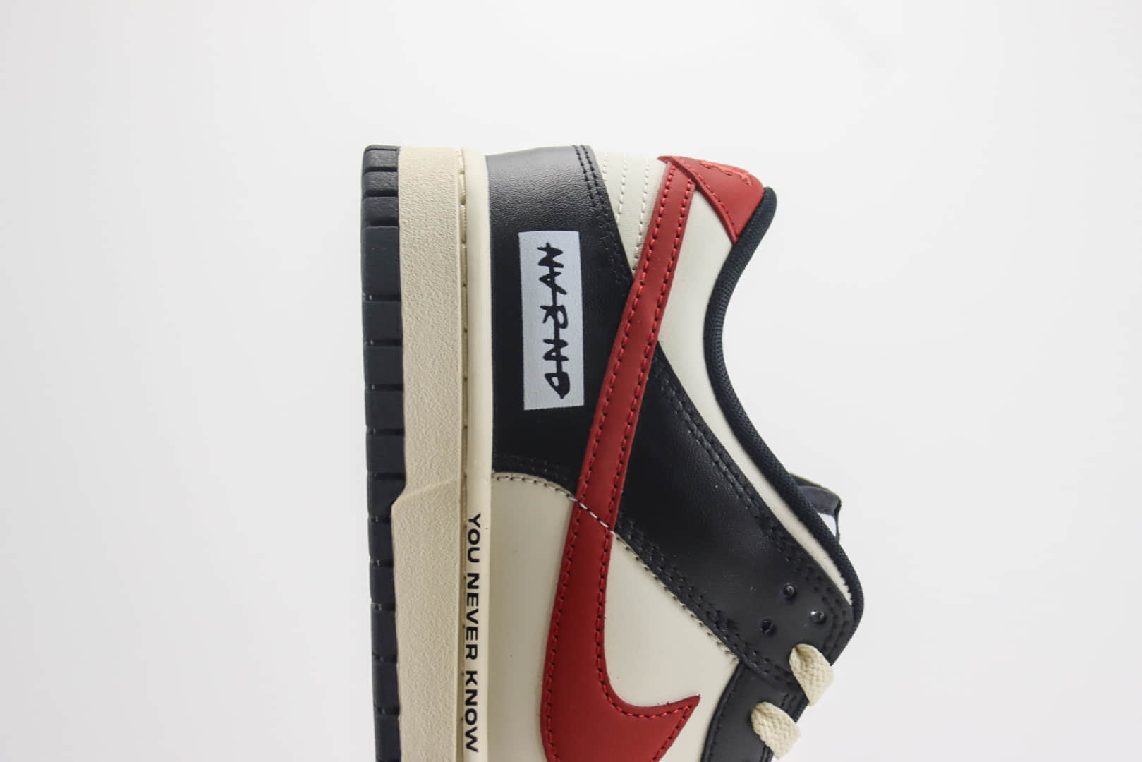 耐克Nike SB Dunk Low纯原版本低帮DUNK热带琥珀黑白红色板鞋 莆田DUNK货源 货号：DD1391-100