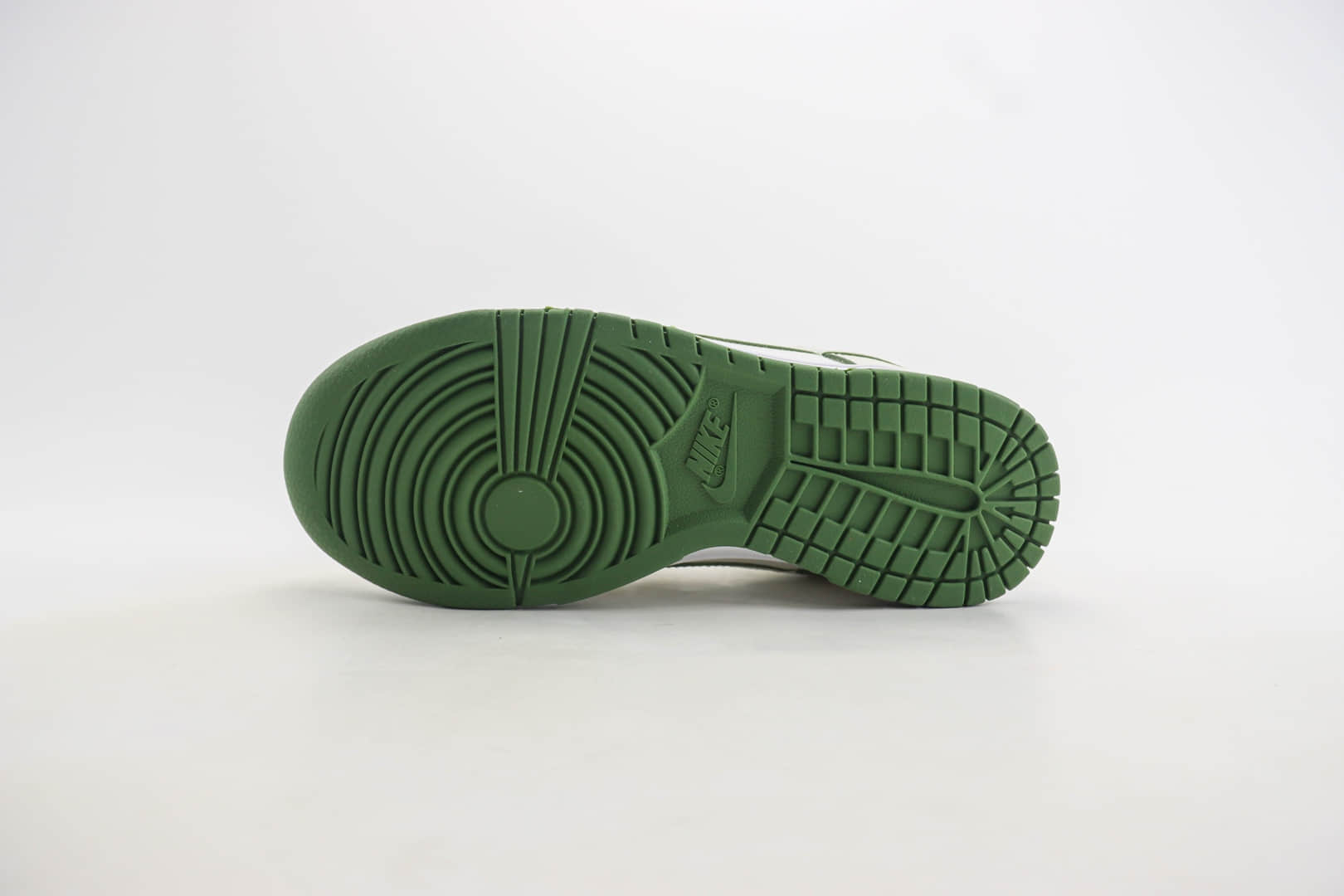耐克Nike SB Dunk Low纯原版本低帮DUNK川久保玲联名款板鞋 莆田DUNK工厂 货号：KK1888-010