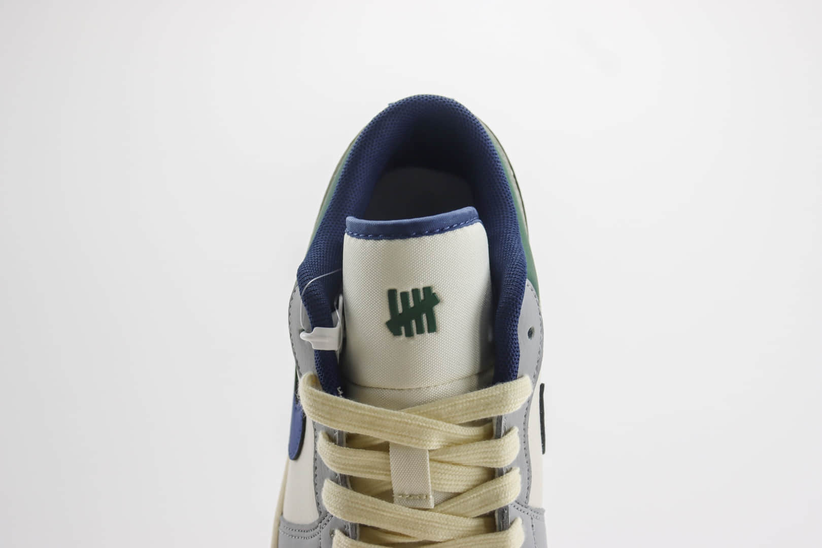 乔丹Air Jordan AJ1 Low纯原版本低帮AJ1三道杠联名款板鞋 莆田AJ1工厂 货号：JJ8688-005