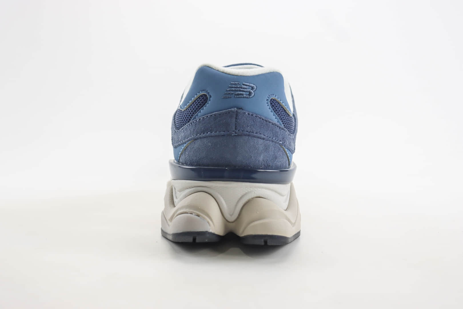 新百伦New Balance 9060纯原版本NB9060深蓝色复古慢跑鞋 莆田新百伦货源 货号：U9060EEF