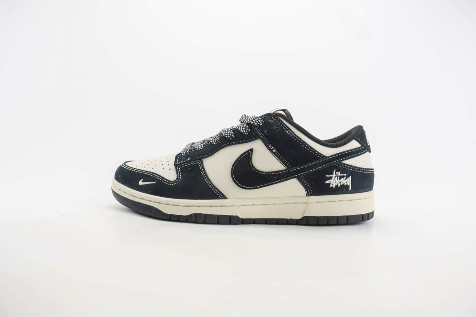耐克Stussy x Nike SB Dunk Low纯原版本斯图西联名SB Dunk米黑色低帮滑板板鞋 莆田耐克工厂 货号：BB9898-008