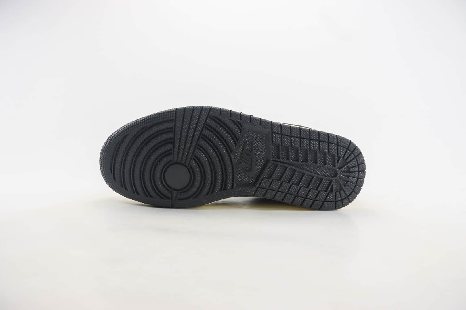 乔丹Moncler x Air Jordan 1 Low纯原版本蒙口联名AJ1军绿黑勾低帮板鞋 莆田天花板AJ1 货号：CH6336-007