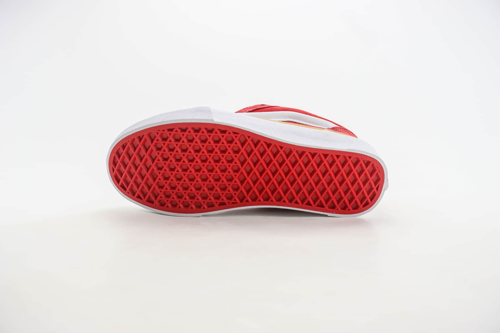 万斯Vans Knu-Skool纯原版本红金撞色面包鞋 莆田万斯货源 货号：VN000CS0JV6