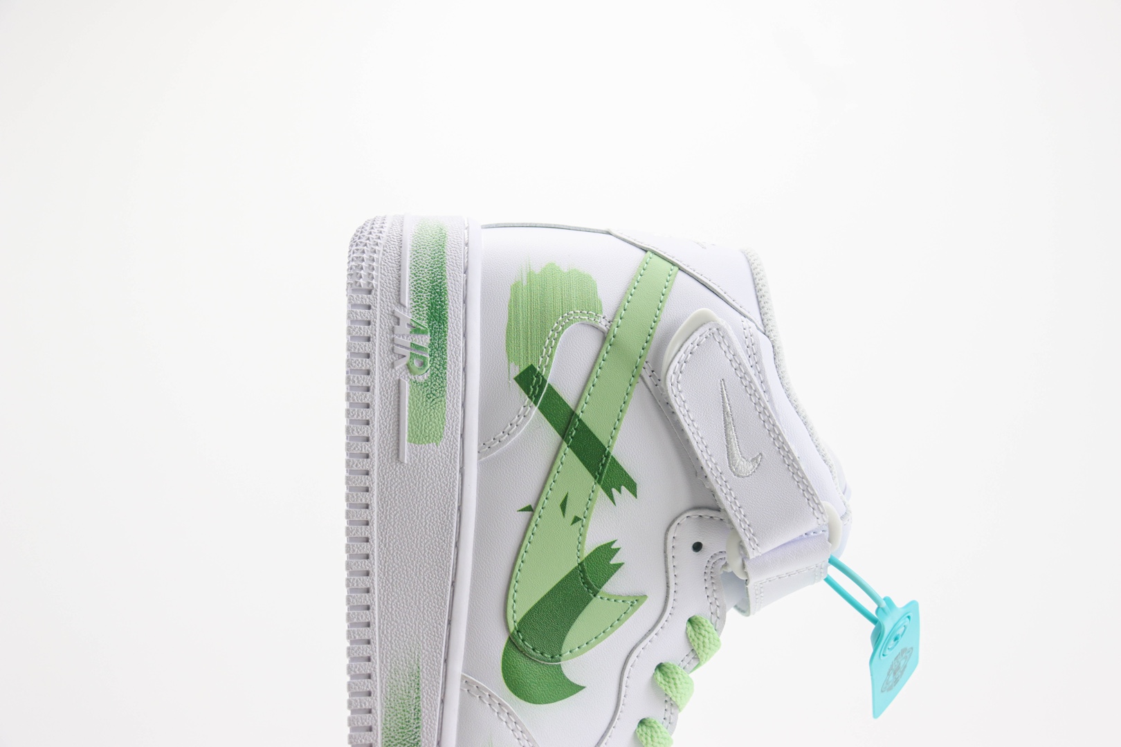 耐克Nike Air Force 1 Mid纯原版本空军一号中帮AF1白绿涂鸦断勾板鞋 莆田耐克货源 货号：CW2289-111