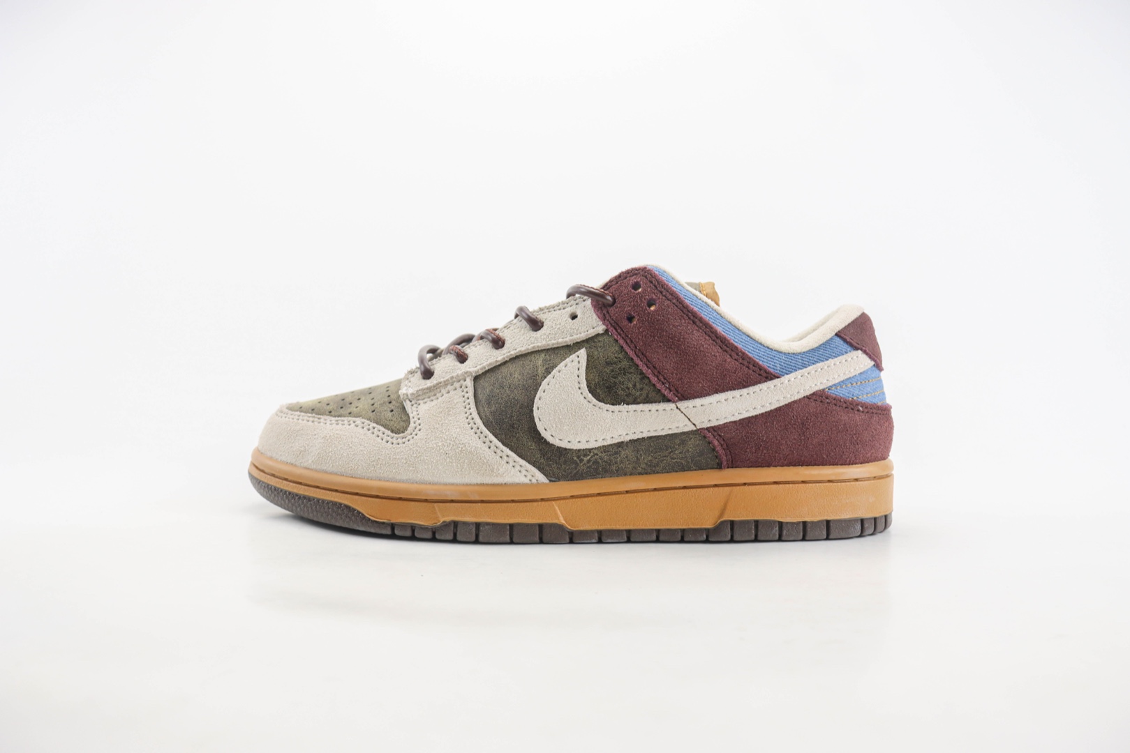 耐克Nike SB Dunk Low纯原版本低帮SB Dunk米灰棕拼接麂皮滑板板鞋 莆田耐克货源 货号：HQ3459-212