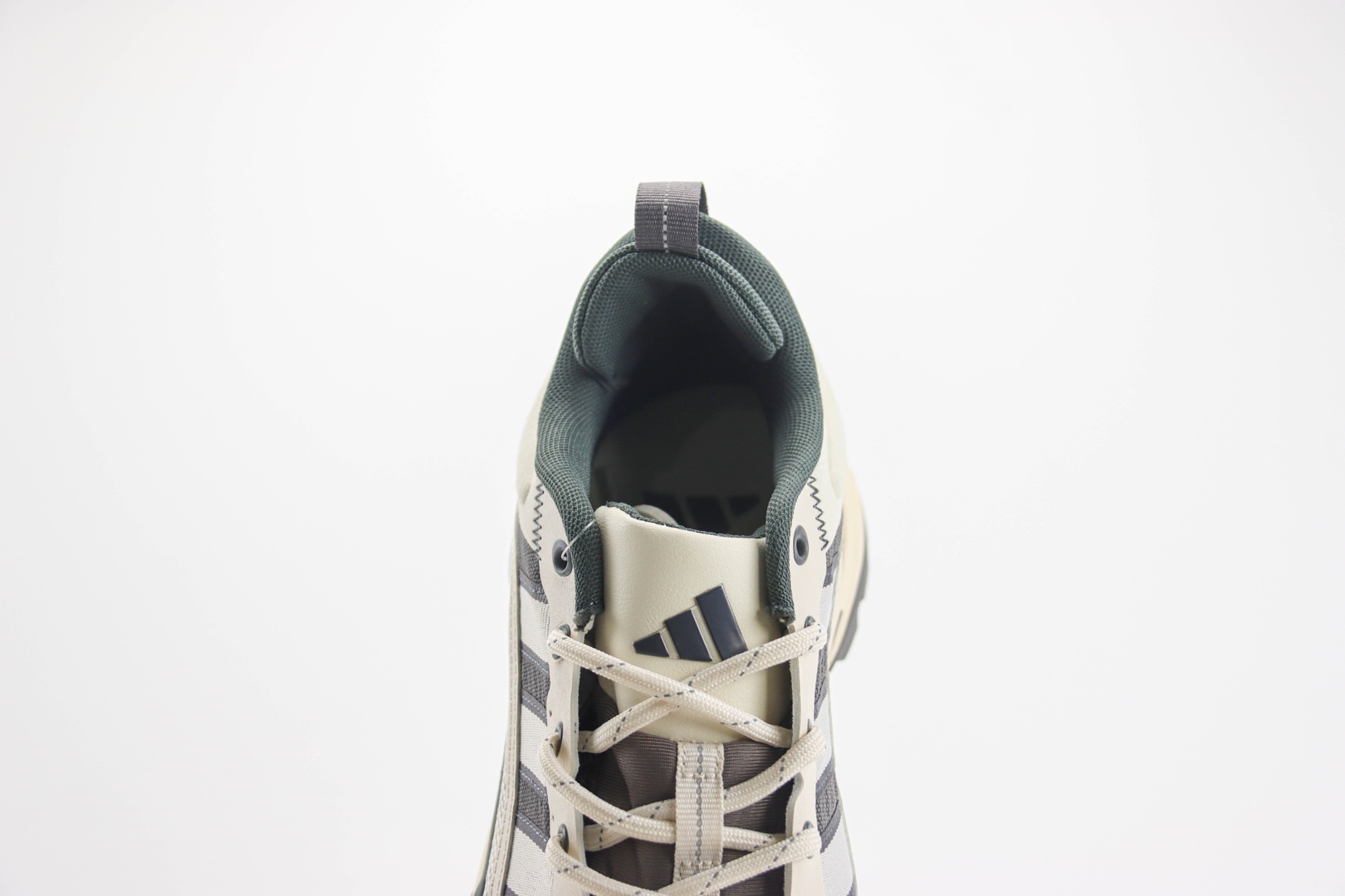 阿迪达斯adidas Citywowlk MT纯原版本米灰绿厚底增高运动鞋 莆田阿迪达斯货源 货号：IH7236