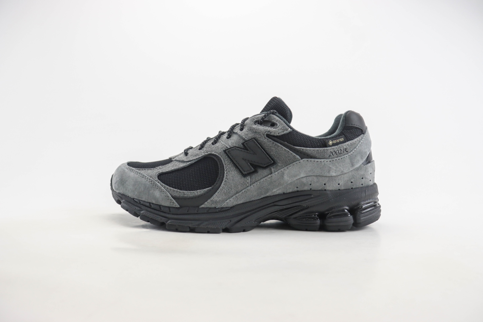 新百伦New Balance 2002R纯原版本NB2002R灰黑色复古运动跑步鞋 莆田新百伦货源 货号：M2002RXZ
