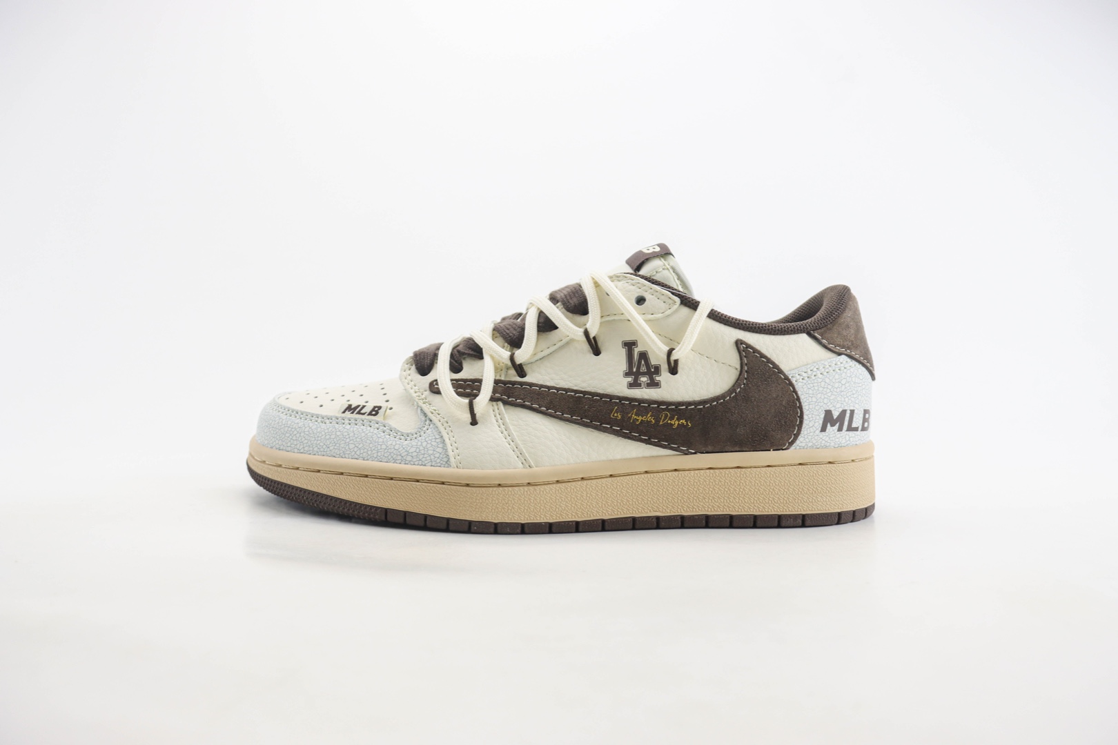 乔丹MLB x Air Jordan 1 Low纯原版本低帮AJ1深棕抽绳MLB联名LA倒钩低帮板鞋 莆田AJ货源 货号：XS3186-204