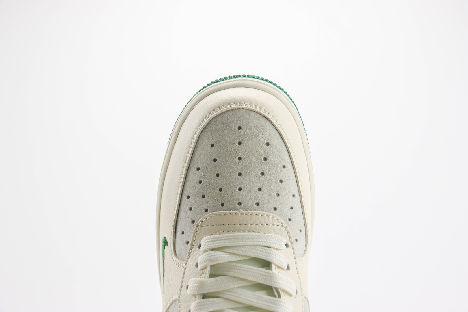 耐克Nike Air Force 1'07 Low“Christmas”纯原版本空军一号AF1圣诞节限定低帮休闲运动板鞋 莆田耐克工厂 货号：DF0188-034