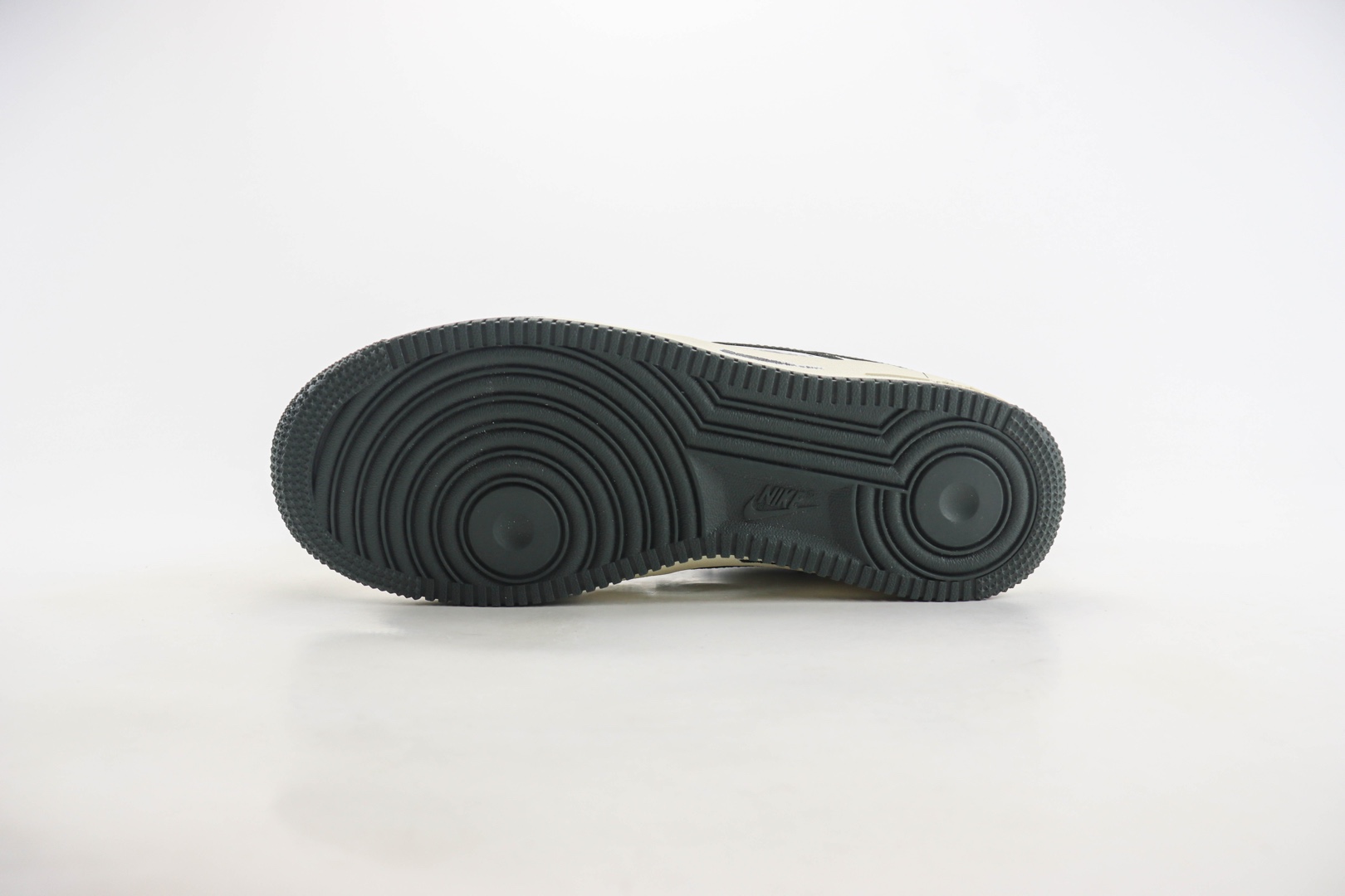 耐克Nike Air Force 1 Low “Night Gun Hole”纯原版本空军一号AF1暗夜枪孔低帮板鞋 莆田耐克批发 货号：FB1893-999