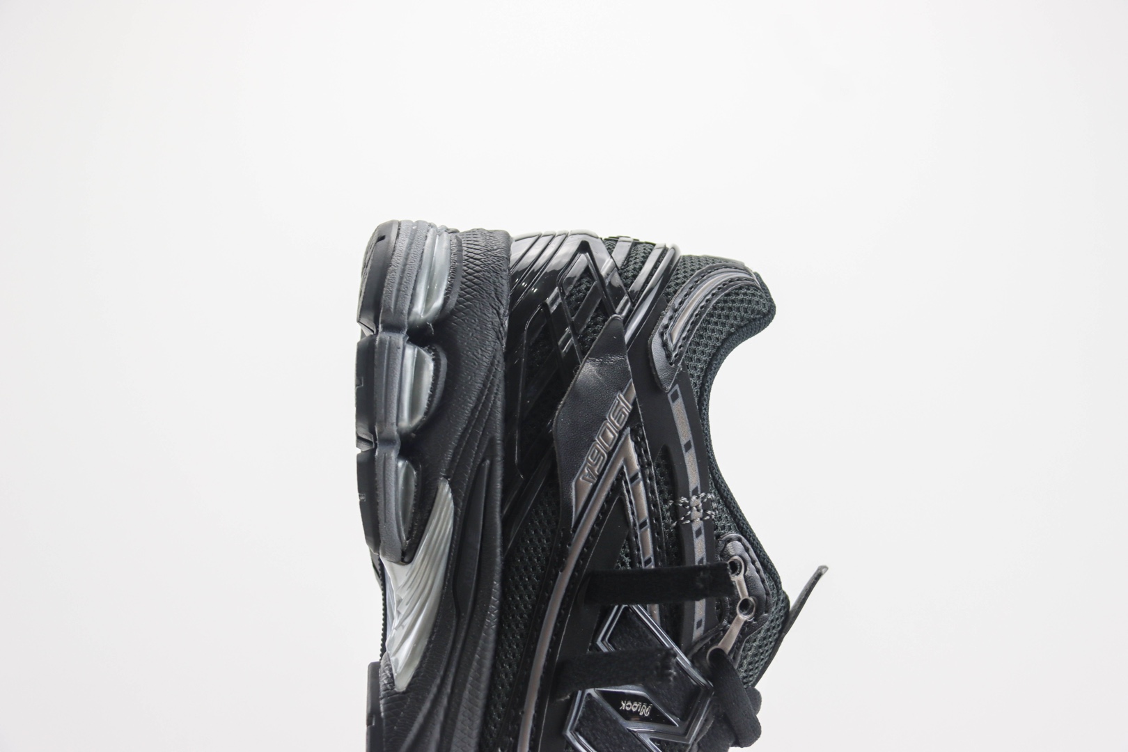 新百伦New Balance 1906纯原版本黑武士NB1906复古解构老爹鞋 莆田新百伦货源 货号：M1906AF