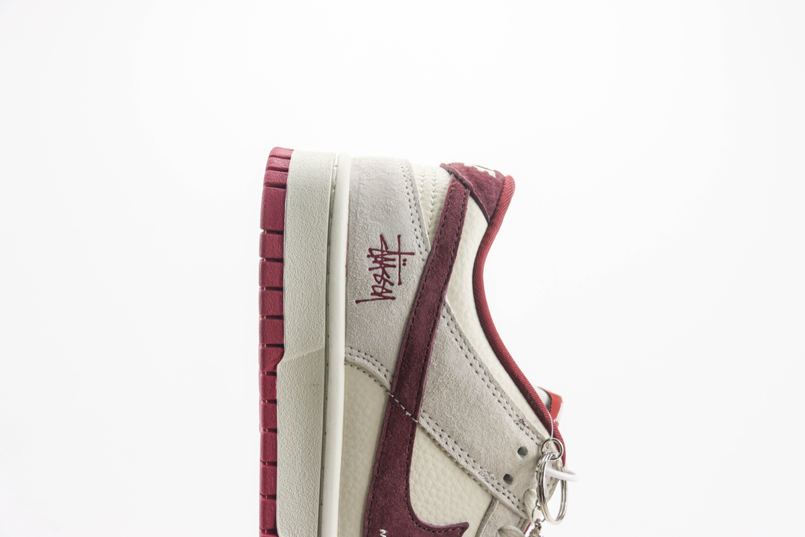 耐克Stussy x Nike SB Dunk Low纯原版本斯图西联名SB Dunk白红鬼脸板鞋 莆田耐克工厂 货号：KK1333-031