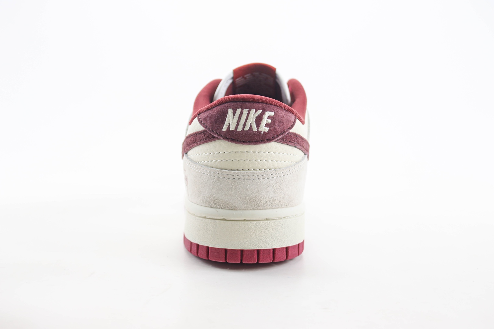 耐克Stussy x Nike SB Dunk Low纯原版本斯图西联名SB Dunk白红鬼脸板鞋 莆田耐克工厂 货号：KK1333-031