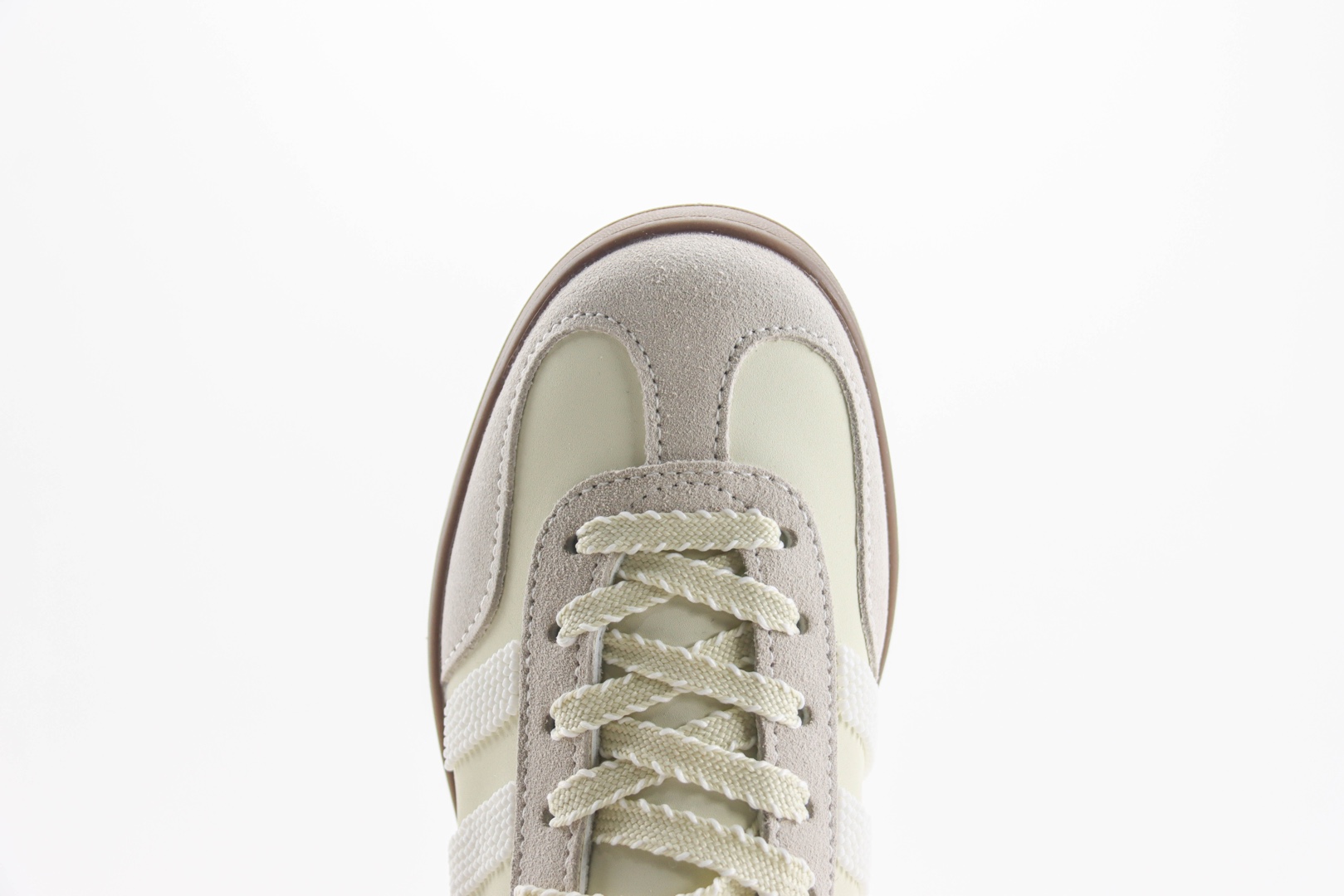 阿迪达斯adidas Origials Gazelle Indoor纯原版本三叶草象牙白灰串珠板鞋 莆田阿迪达斯工厂 货号：IH3719