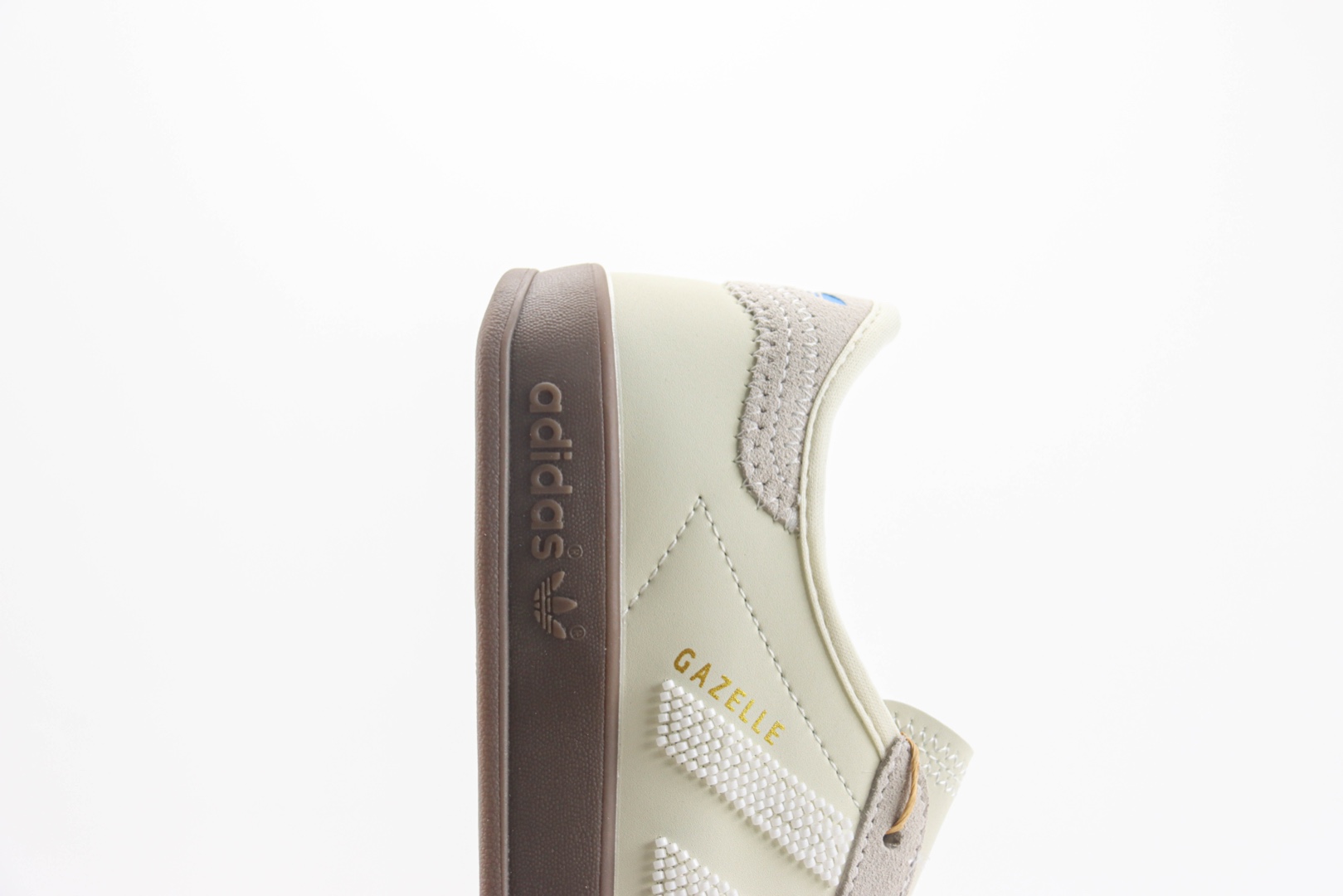 阿迪达斯adidas Origials Gazelle Indoor纯原版本三叶草象牙白灰串珠板鞋 莆田阿迪达斯工厂 货号：IH3719