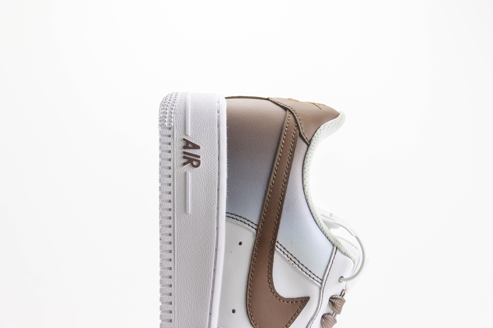 耐克Nike Air Force 1 Low纯原版本空军一号AF1白灰棕渐变低帮板鞋 莆田空军一号货源 货号：FN0366-103
