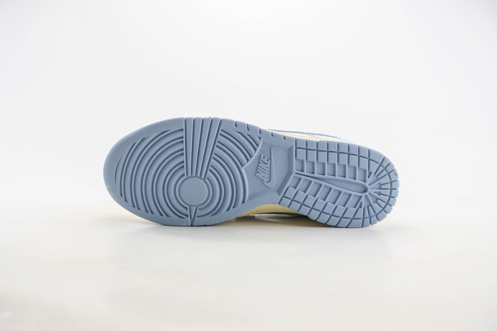 耐克Stussy x Nike SB Dunk Low纯原版本斯图西联名SB Dunk米蓝色多勾印花板鞋 莆田耐克代理 货号：XS6088-503