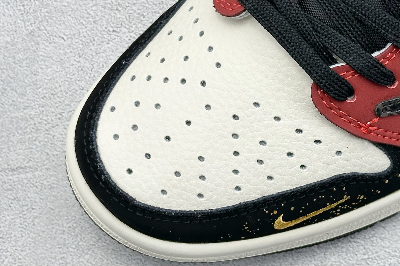 乔丹Travis Scott x Fragment Design x Air Jordan 1 Low纯原版本闪电倒钩联名AJ1拼接酒红TS休闲低帮板鞋 莆田AJ货源 货号：LD2025-012