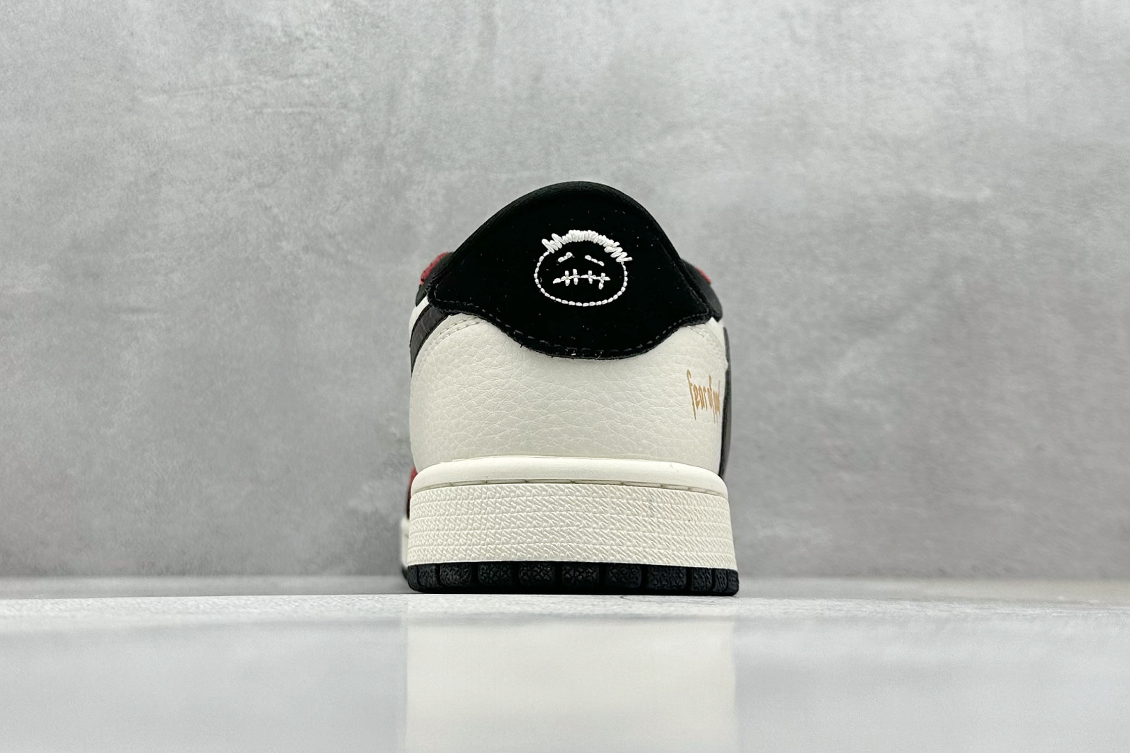乔丹Travis Scott x Fragment Design x Air Jordan 1 Low纯原版本闪电倒钩联名AJ1拼接酒红TS休闲低帮板鞋 莆田AJ货源 货号：LD2025-012
